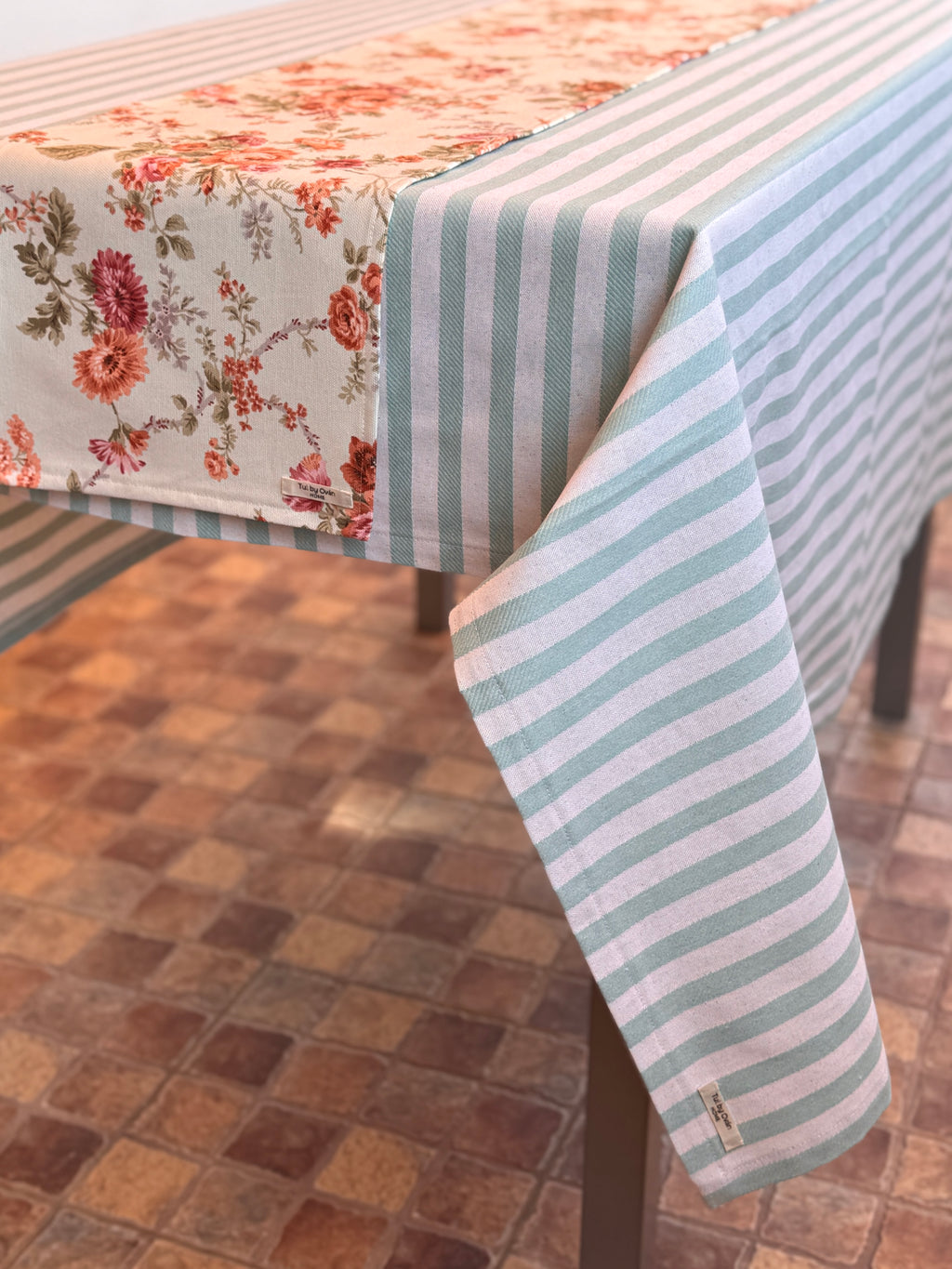 Silvestre table runner